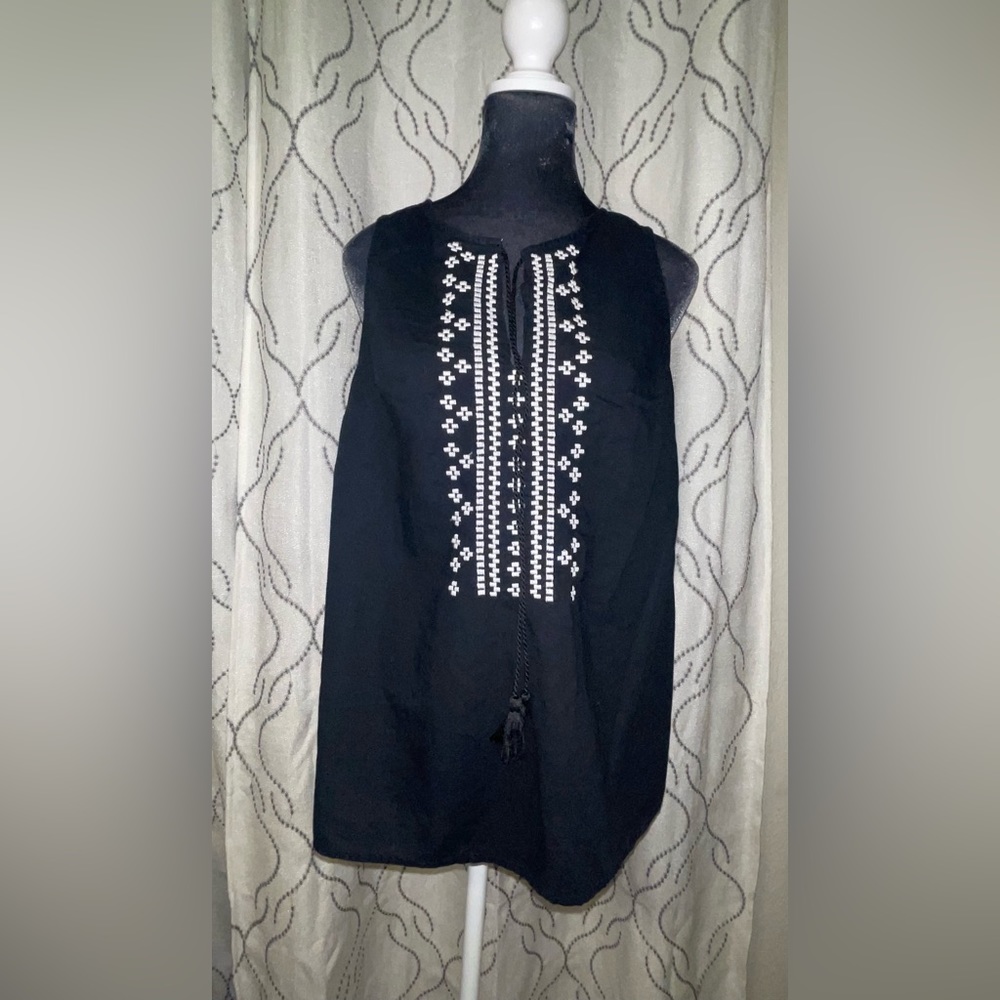 Old Navy Linen Sleeveless Top